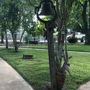 Meet your Posher, Edith